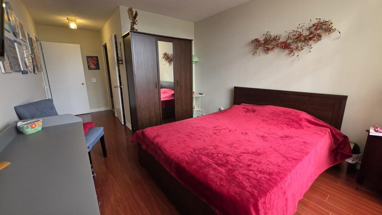 81 Townsgate Drive - Photo 5 of 12