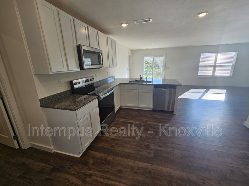 6820 Prospect Hill Ln - Photo 7 of 10