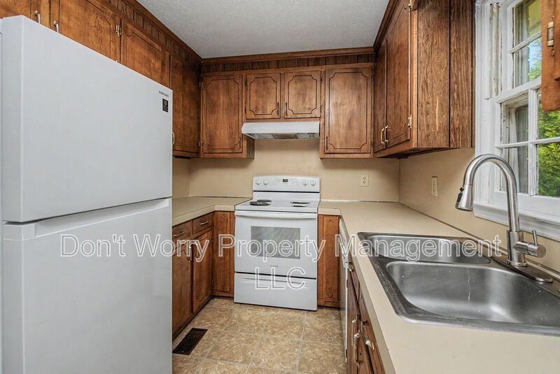 1112 Pine Top Rd - Photo 3 of 14