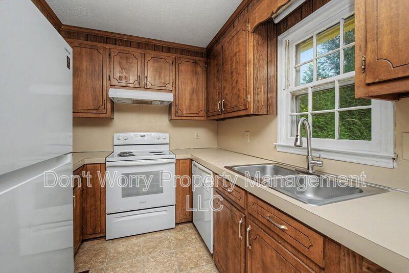 1112 Pine Top Rd - Photo 4 of 14