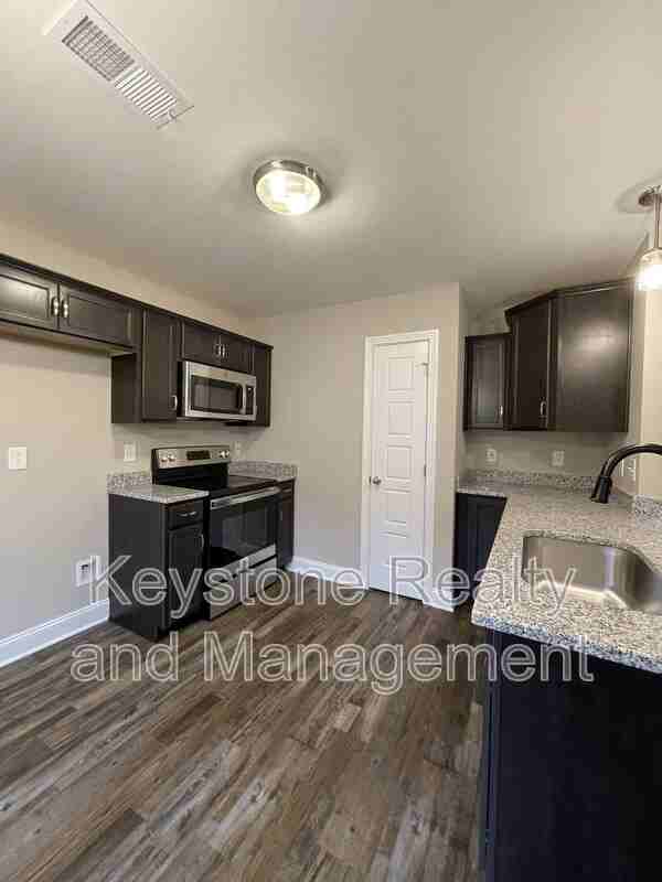 812 Lillian Grace Dr - Photo 4 of 16