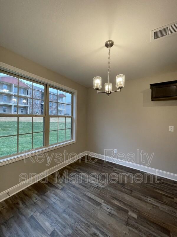 812 Lillian Grace Dr - Photo 5 of 16
