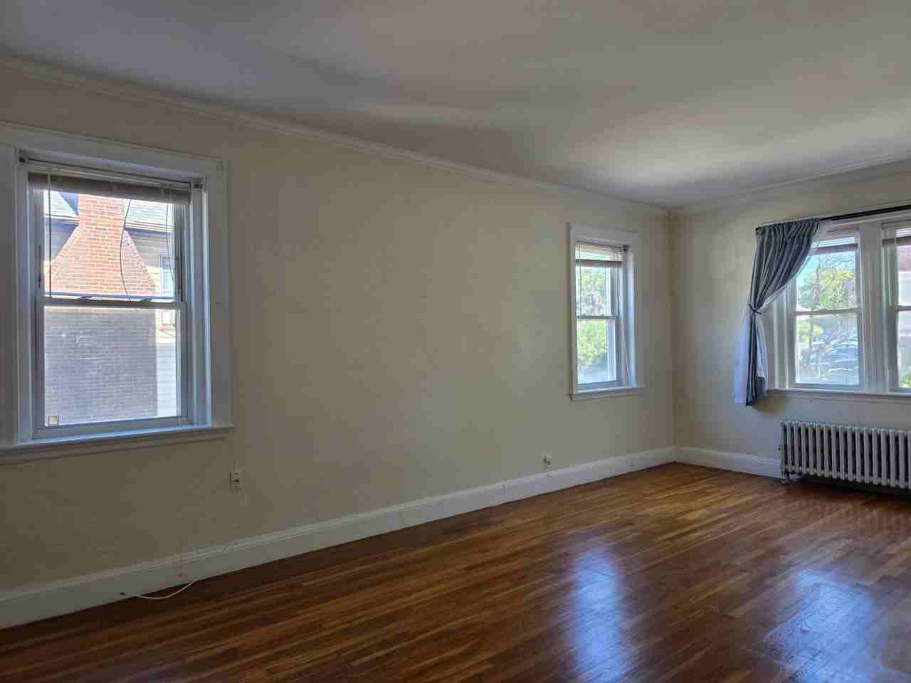 2039 Commonwealth Ave - Photo 2 of 32