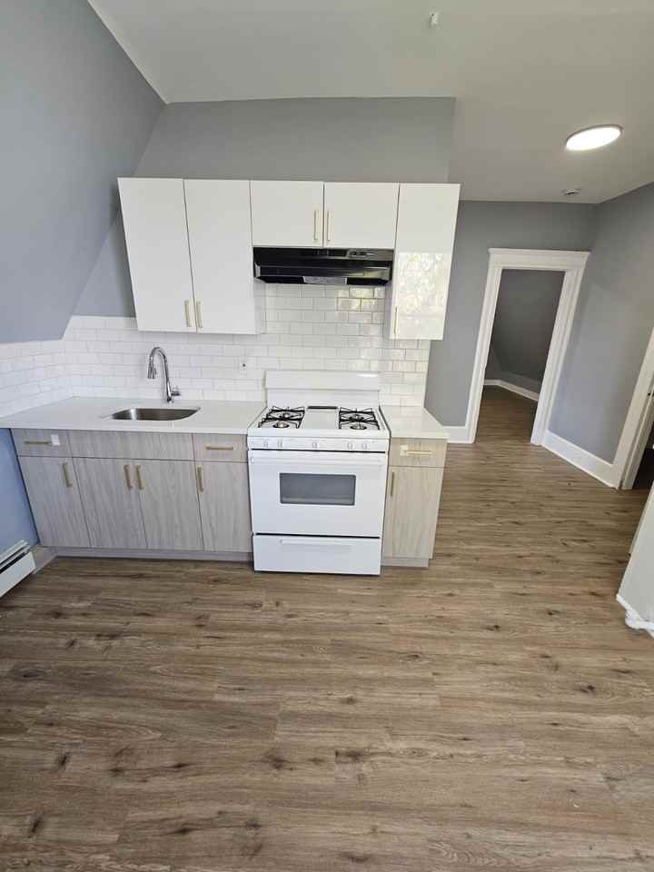 166 Ridgewood Avenue #3 - Photo 3 of 9