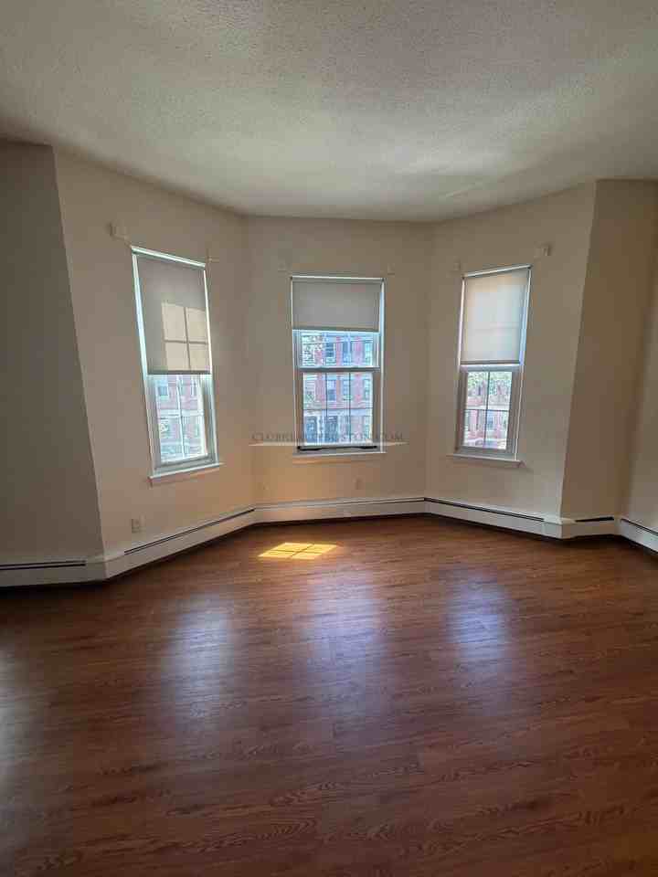 62 S Huntington Ave #11 - Photo 2 of 15