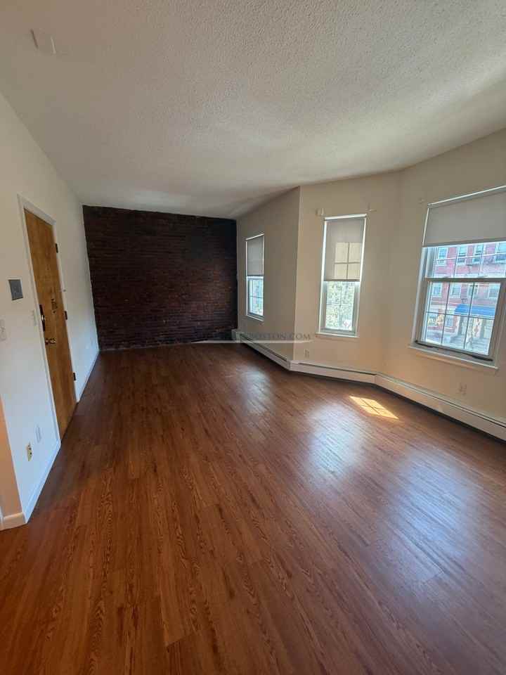 62 S Huntington Ave #11 - Photo 5 of 15