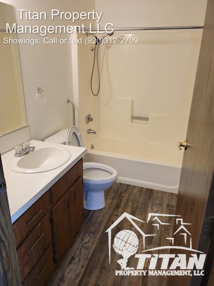 504 East Burdick Street - Photo 3 of 5