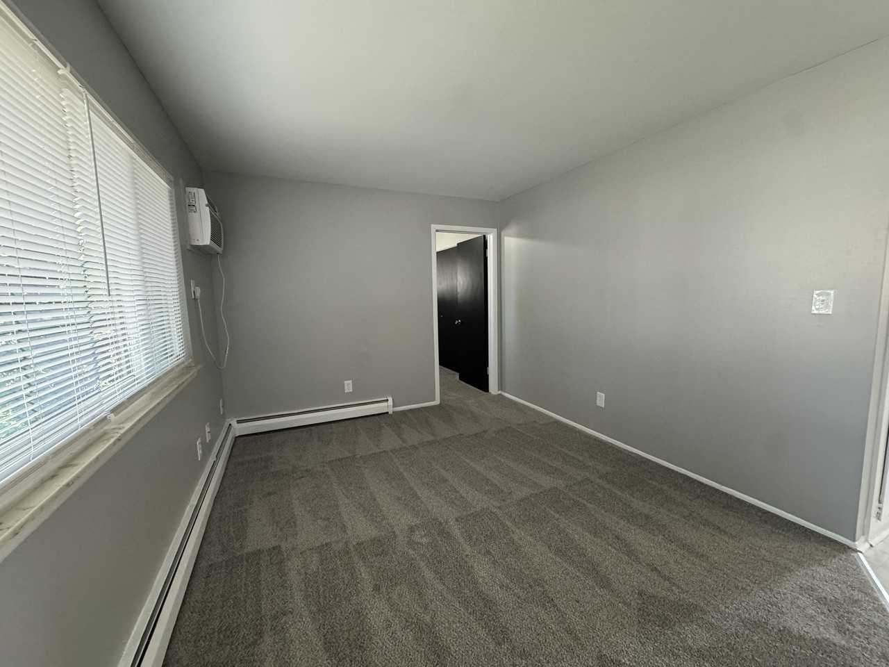 4059 Longtin Avenue - Photo 2 of 11
