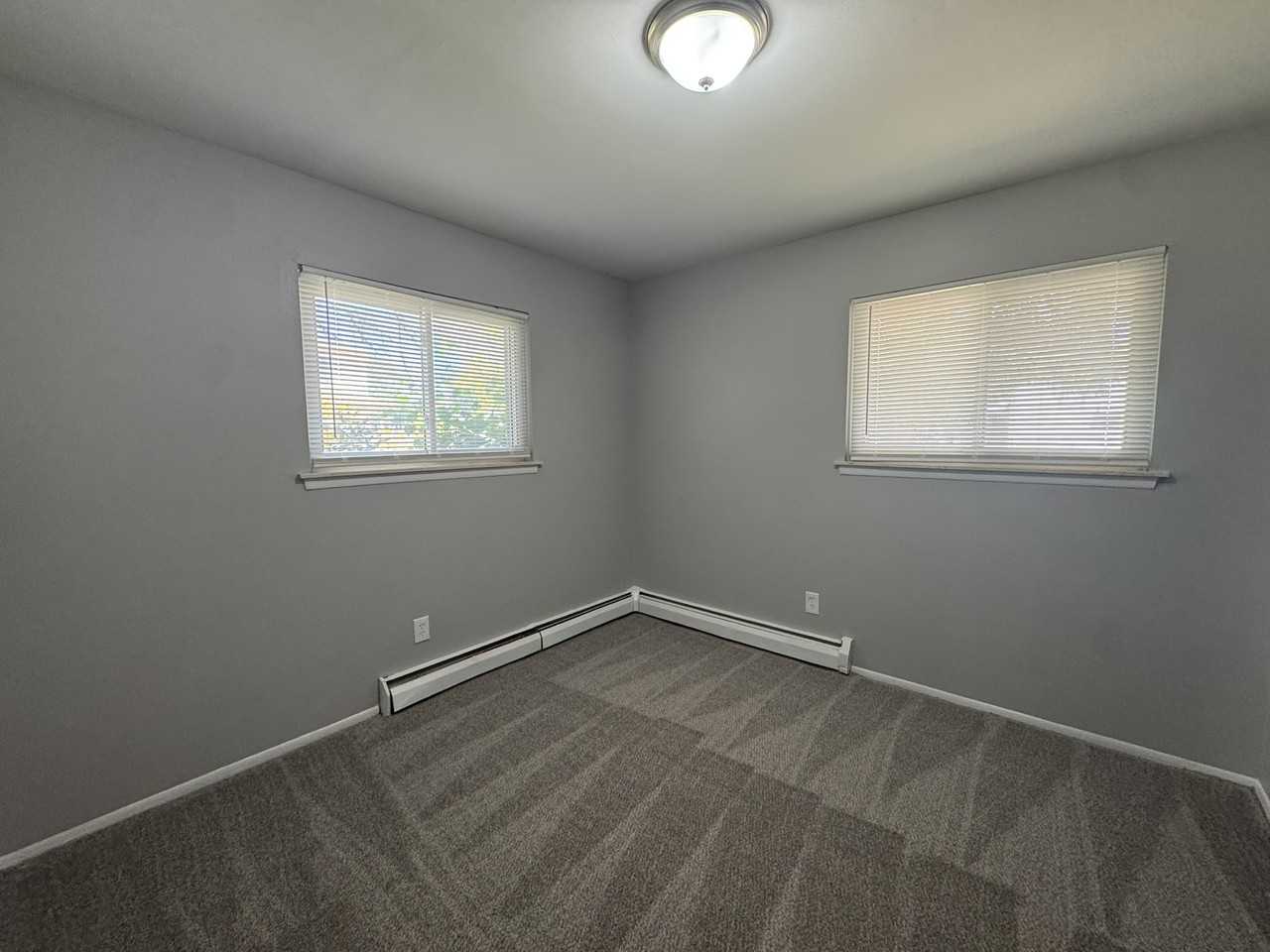 4059 Longtin Avenue - Photo 6 of 11