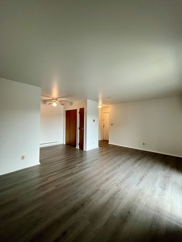 741 North Macomb Street - Photo 5 of 13