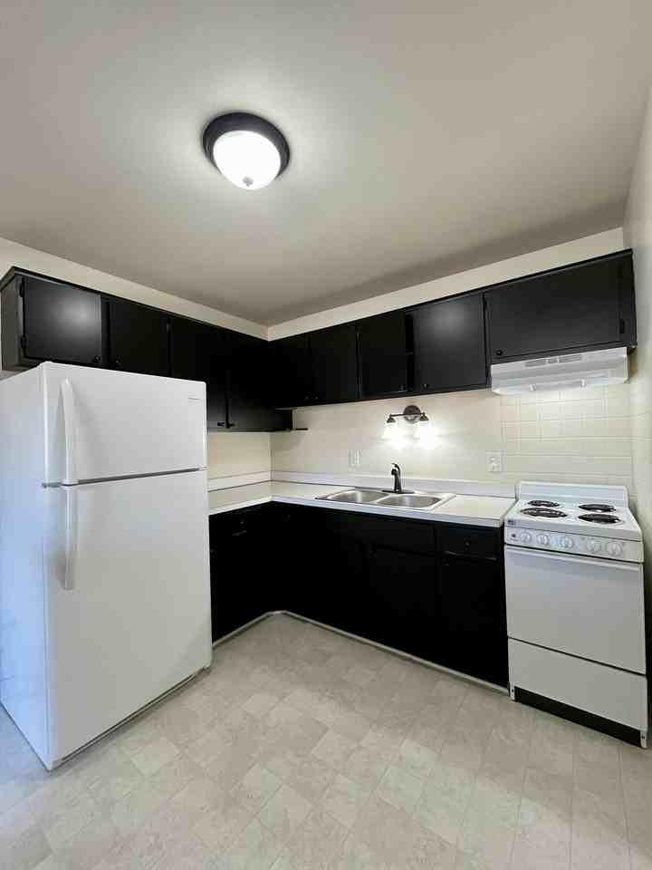 550- 750 Harrison Boulevard - Photo 4 of 22