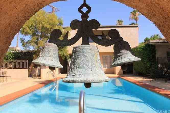 La Casa - Photo 5 of 50