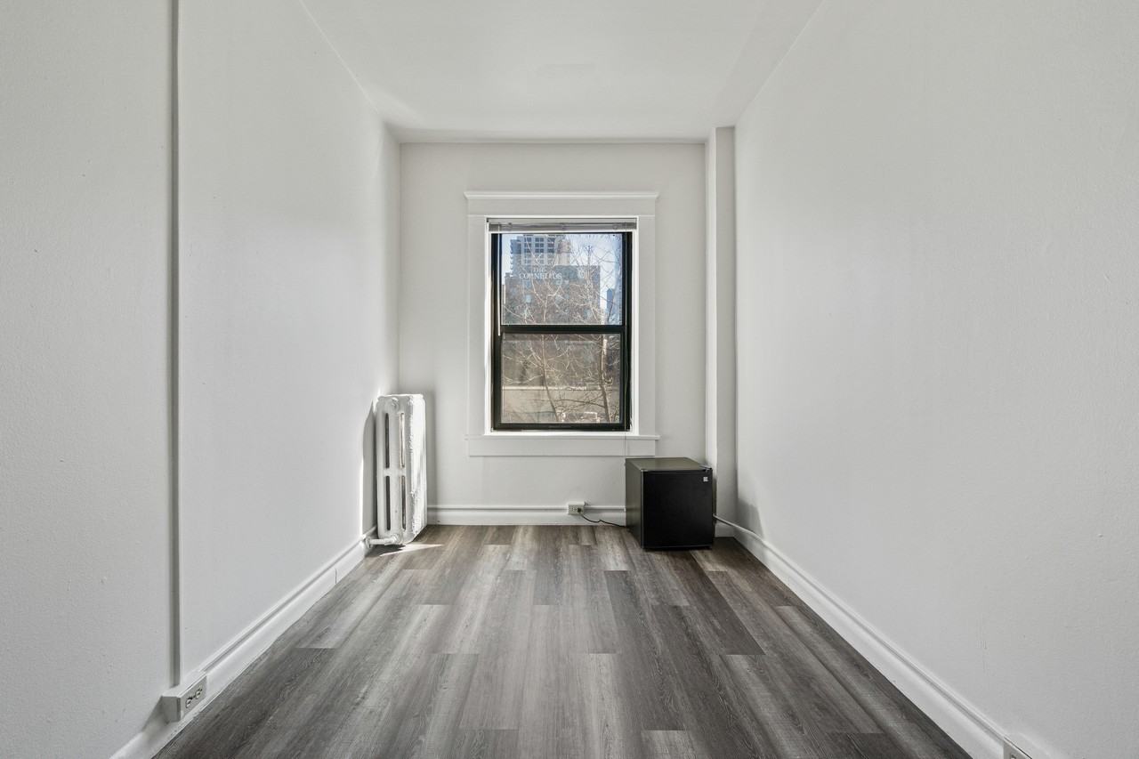 304 Bell Street - Photo 2 of 15
