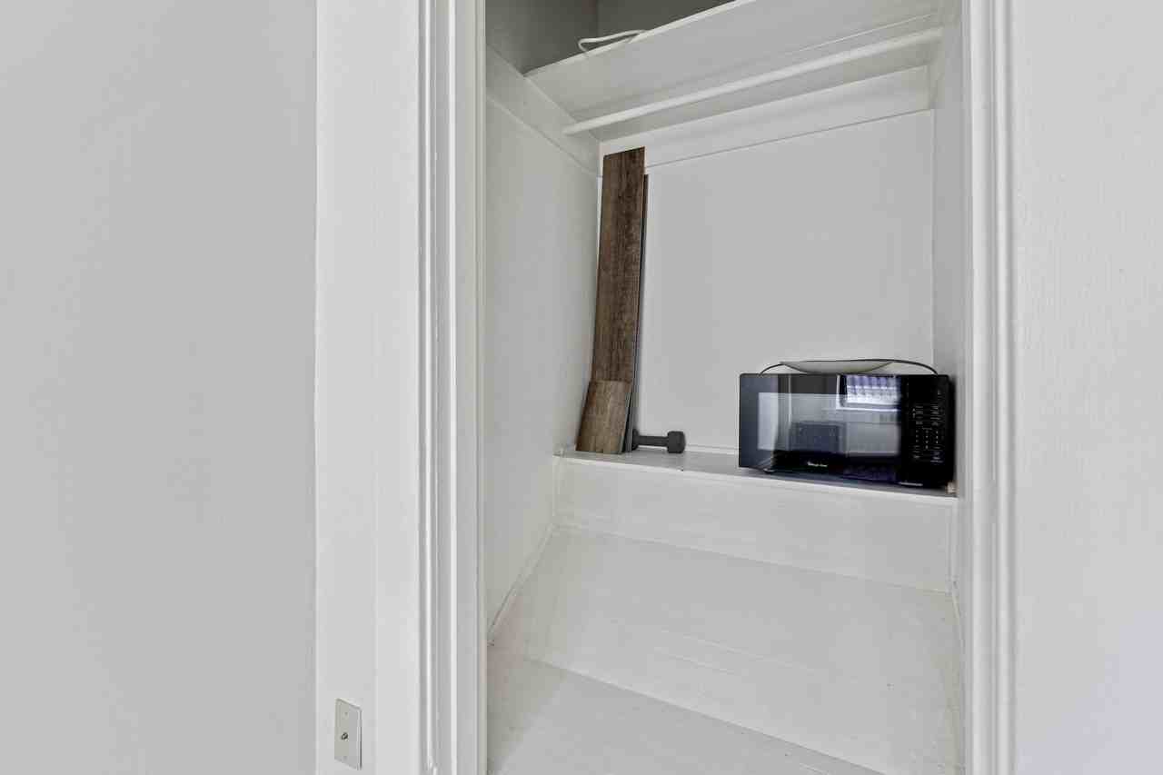 304 Bell Street - Photo 4 of 15