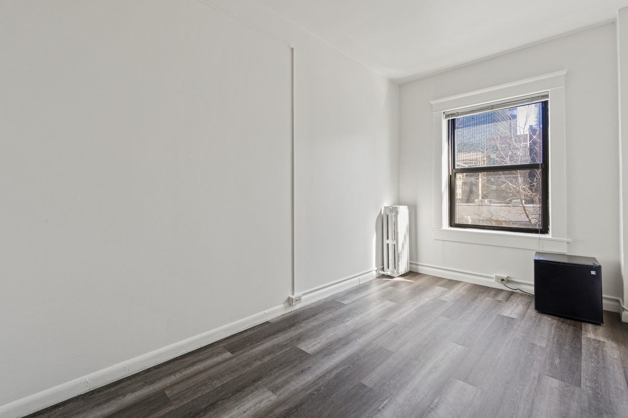 304 Bell Street - Photo 5 of 15