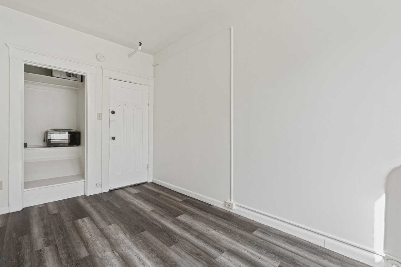 304 Bell Street - Photo 6 of 15