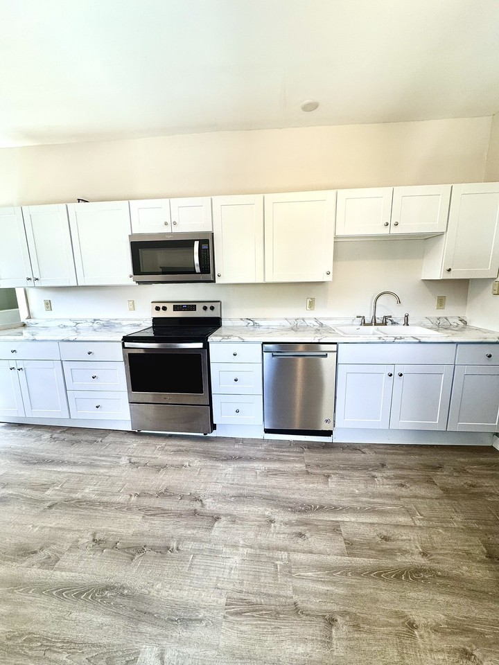 240 State Street - Photo 7 of 16