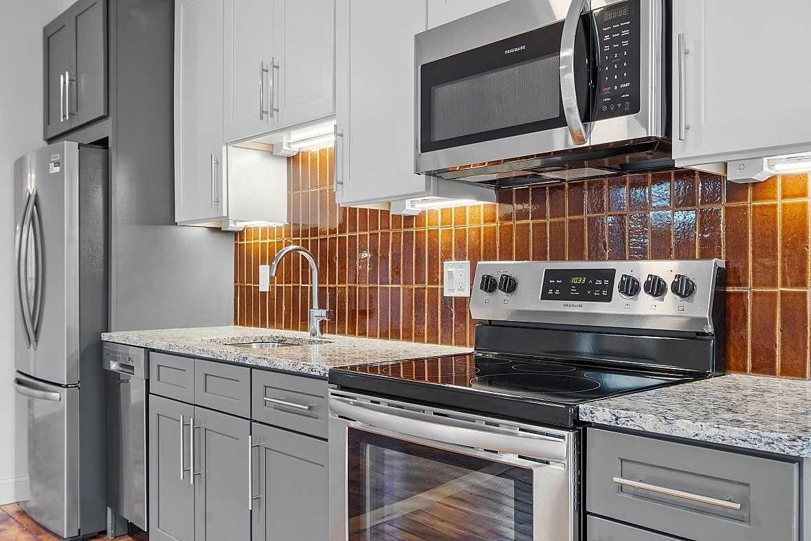 205 Summer Street - Photo 3 of 27