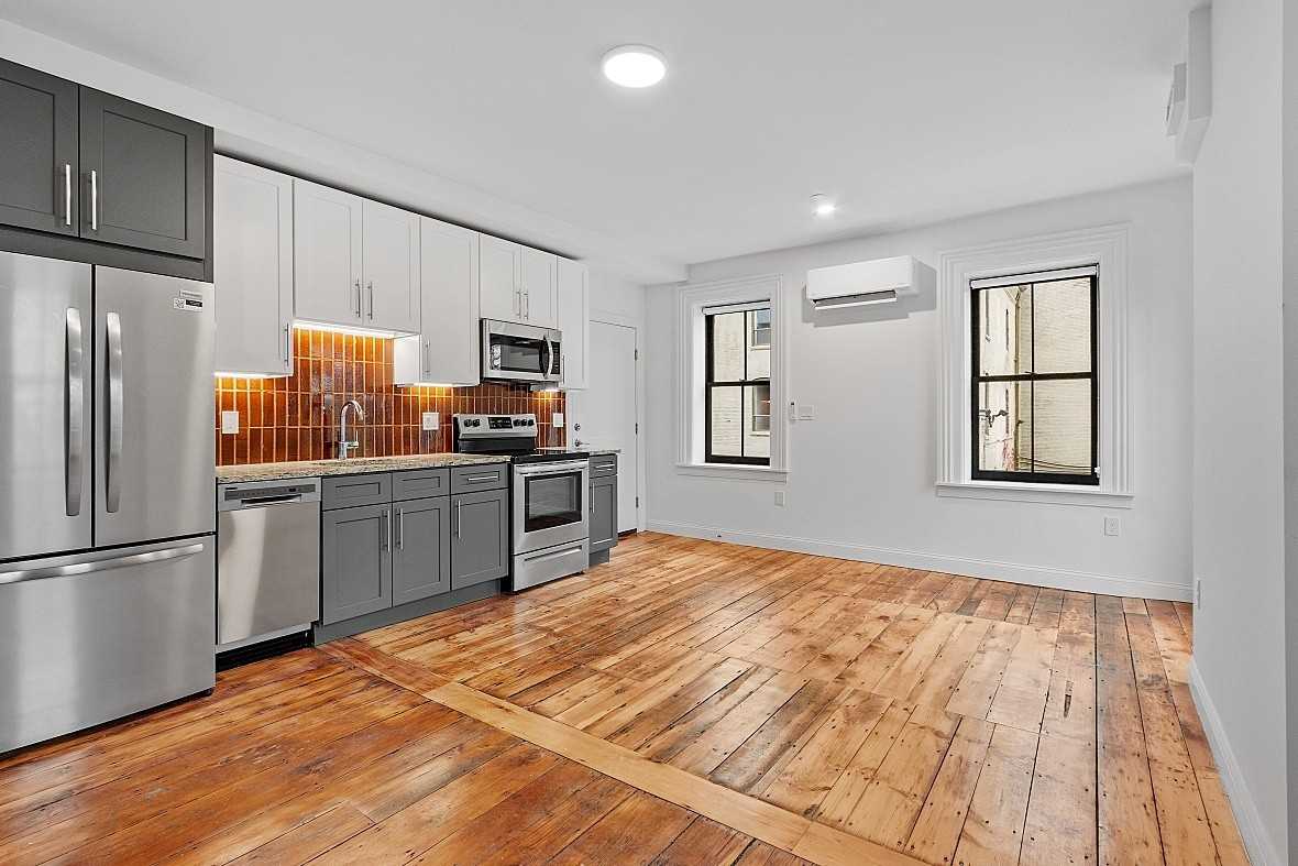 205 Summer Street - Photo 5 of 27