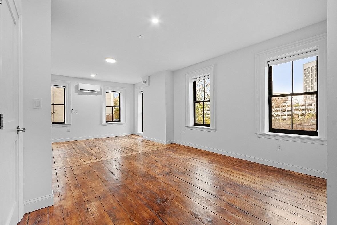 205 Summer Street - Photo 7 of 27