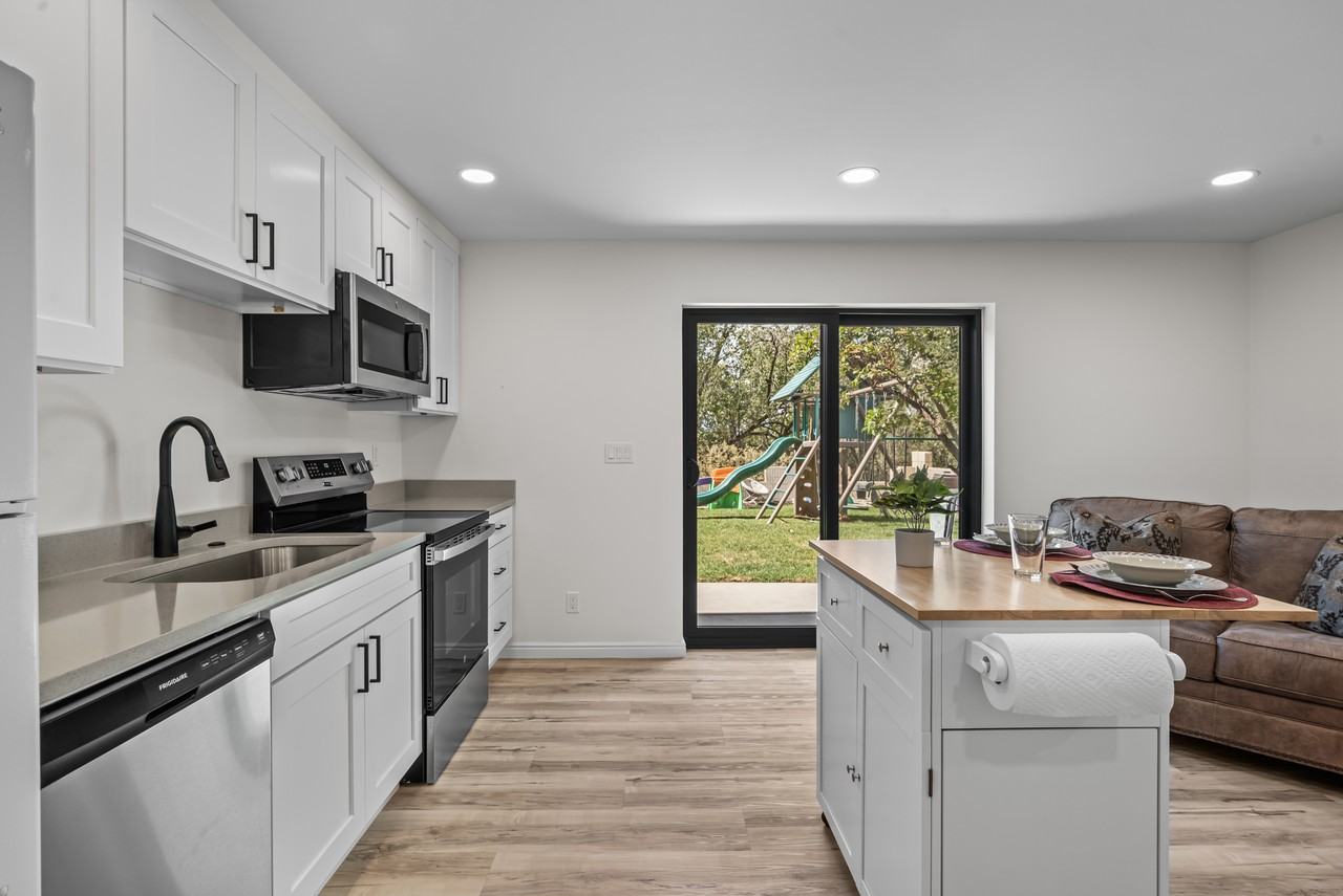 890 S 725 W - Bsmt - Photo 5 of 22