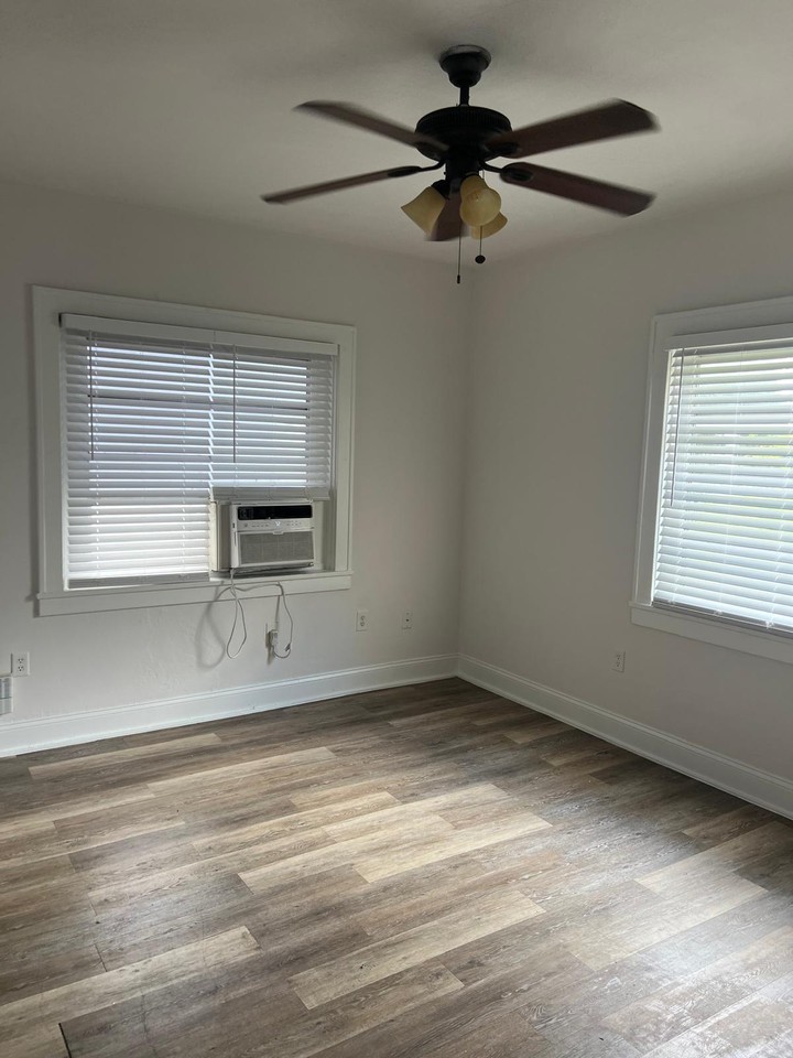 102 Menores Avenue - Photo 3 of 12