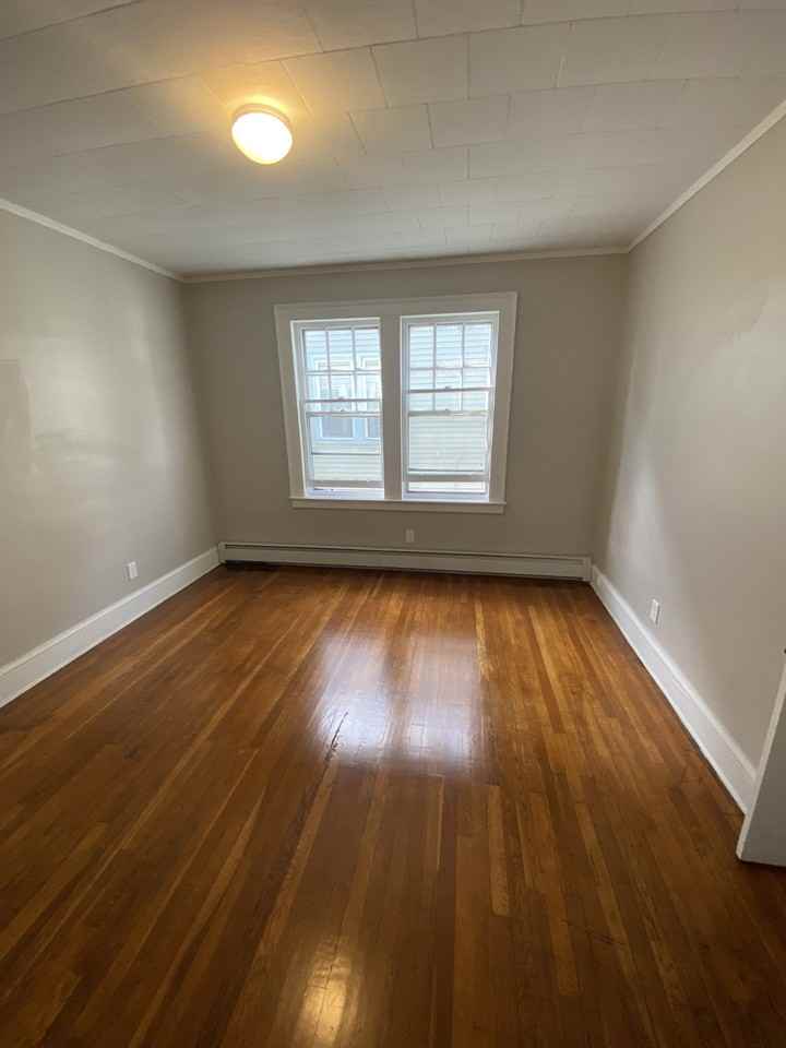 121-123 Irving Street - Photo 5 of 7