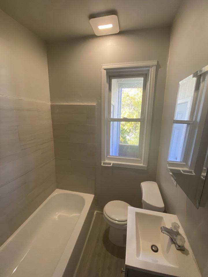 441 Wethersfield Avenue - Photo 3 of 12