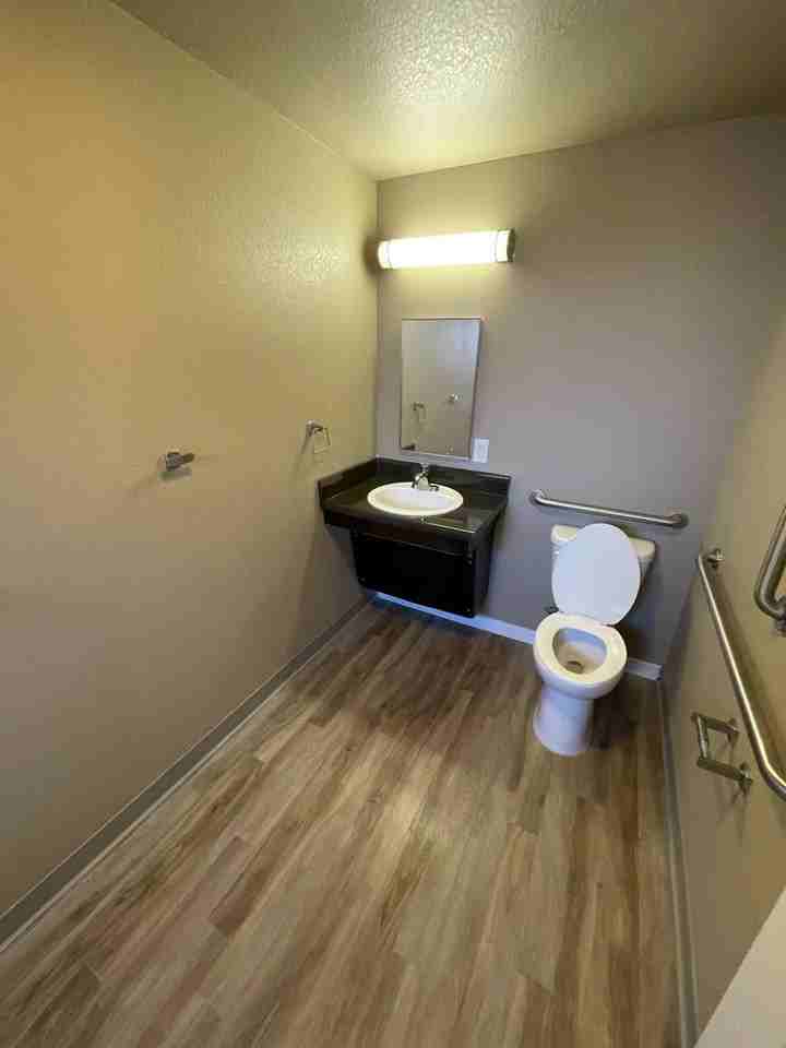 CANTERBURY APARTMENTS - Photo 4 of 13