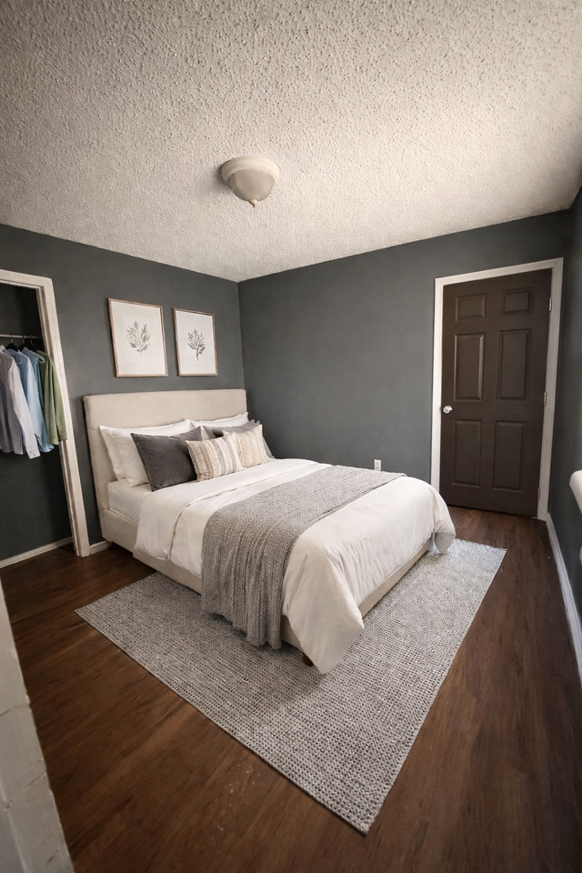 1320 Bruce Street - Photo 5 of 15