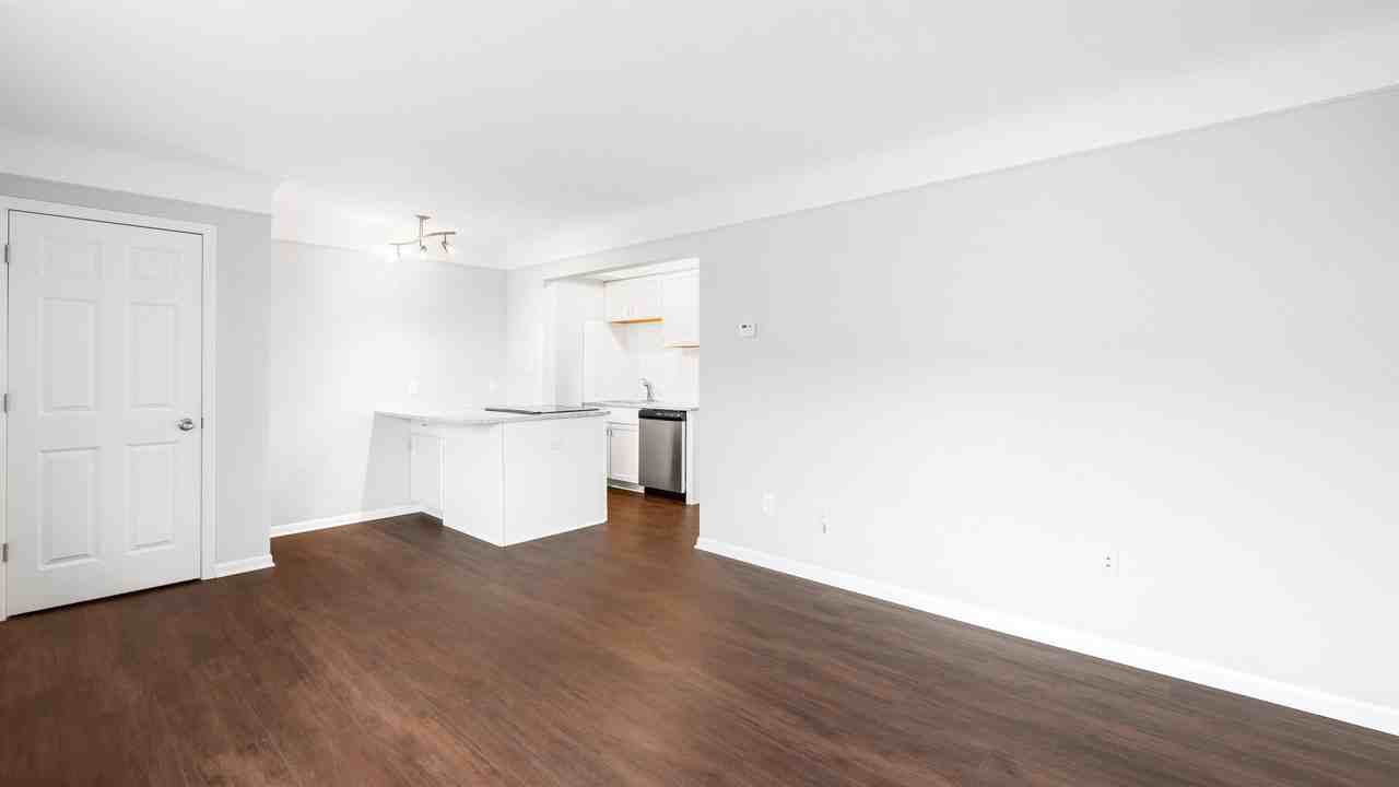 W 9 Mile Apartments - Photo 5 of 17