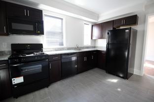 212 E Hanover St - Photo 1 of 1