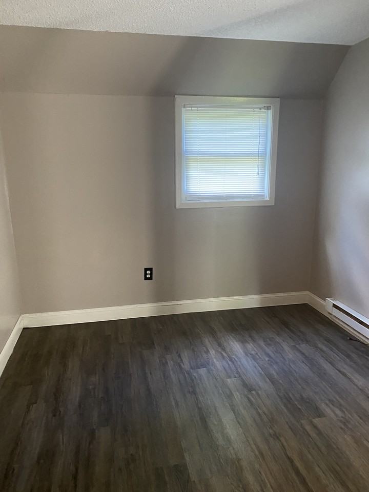 115 N Main Street - Photo 3 of 7