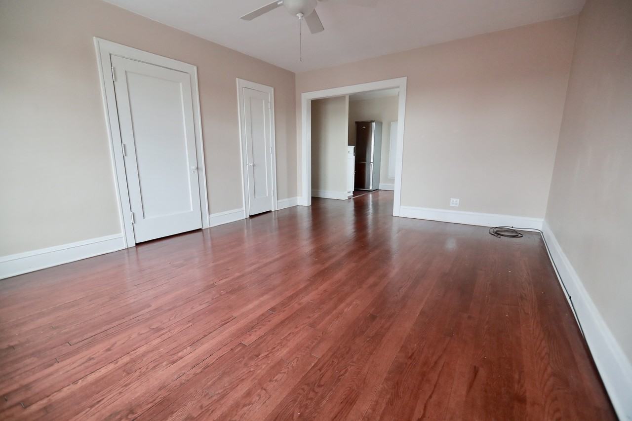 The Canterbury Apartments - Photo 2 of 7