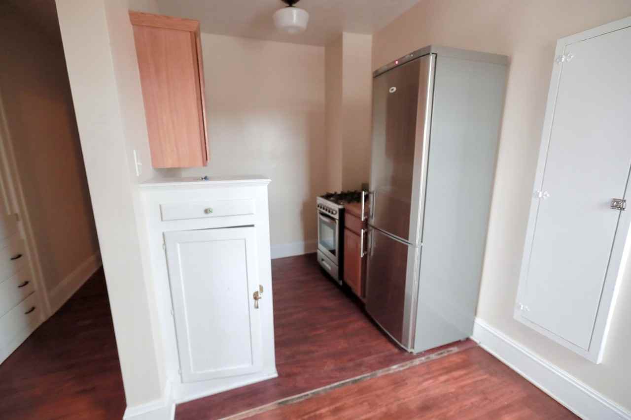 The Canterbury Apartments - Photo 3 of 7