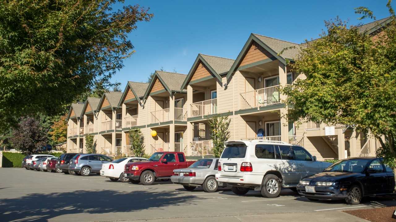 Chelsea Court Apartments - Photo 2 of 22