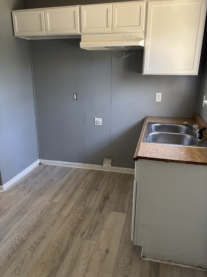 384 Moore St B Ripley - Photo 2 of 13