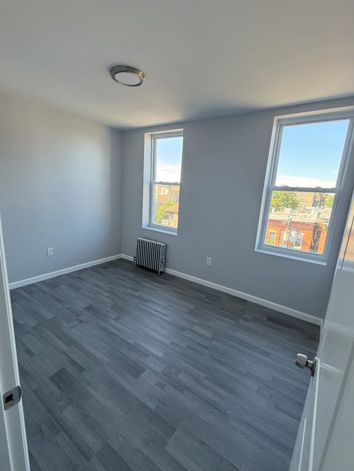 308 60th Street - Photo 7 of 10