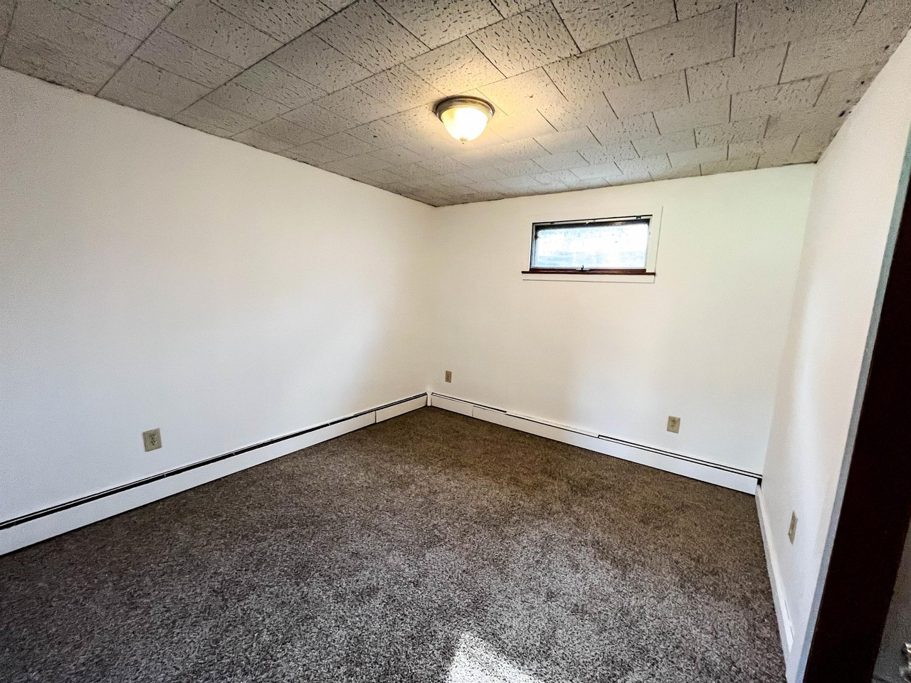 1289 Ellis Hollow Road - Photo 4 of 7
