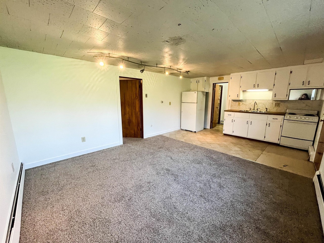 1289 Ellis Hollow Road - Photo 6 of 7