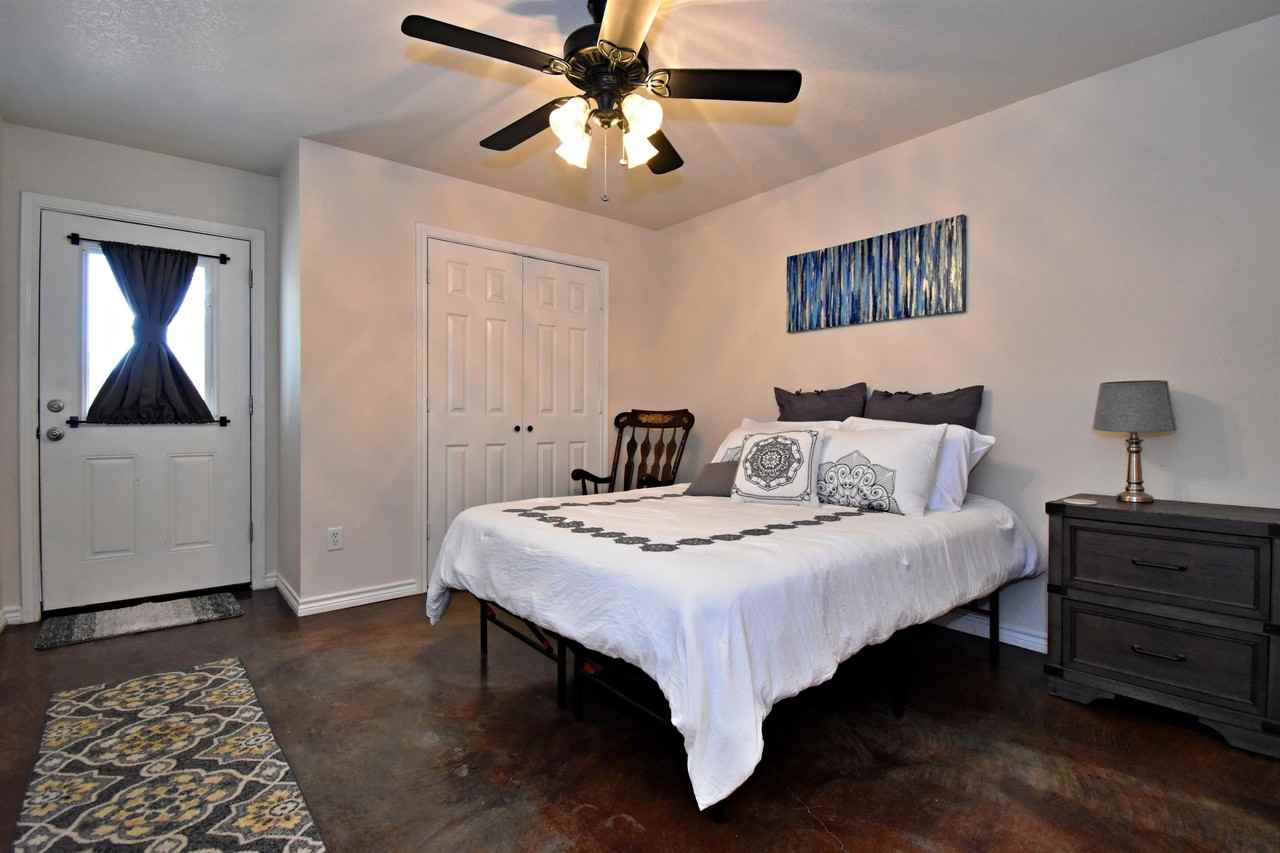 11076 North Dowling Road - Photo 7 of 12