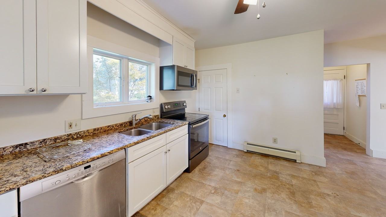 33-37 Cottage Street - Photo 4 of 26