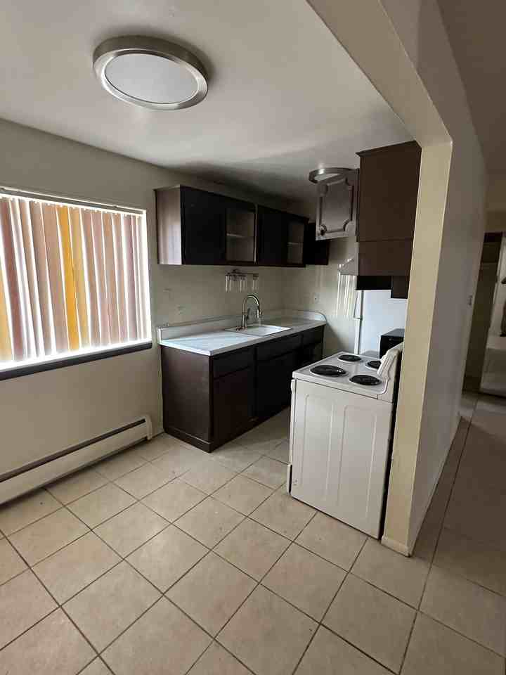 12775 Plymouth Rd - Photo 6 of 13