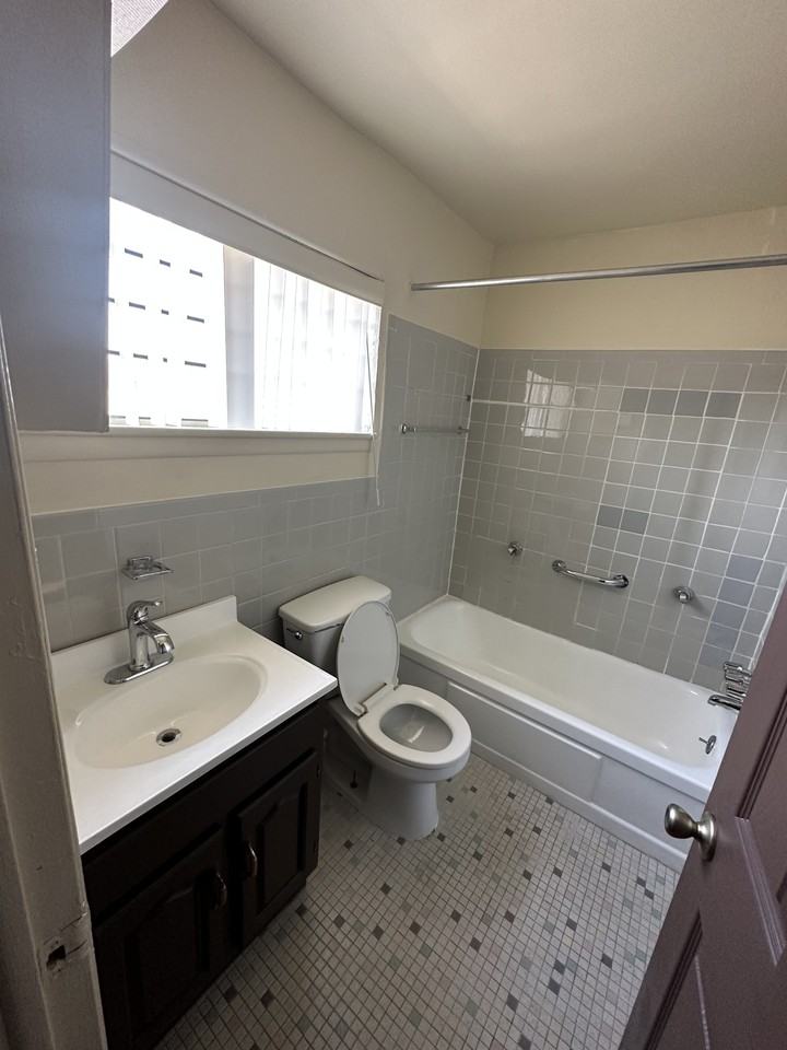12775 Plymouth Rd - Photo 7 of 13