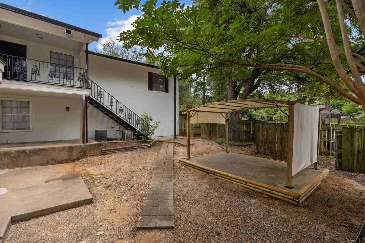 525 W Houston Street - Photo 7 of 8