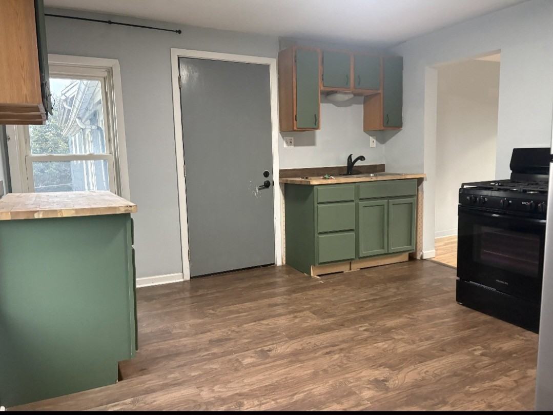 318 Virginia Street - Photo 4 of 5