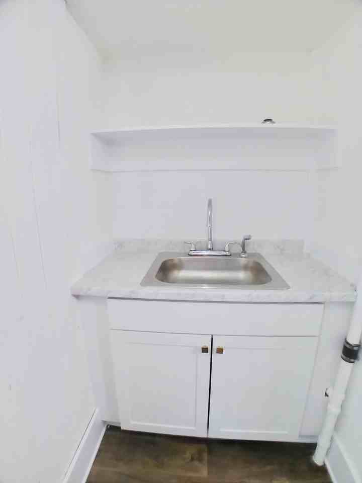Braddock - Photo 3 of 9