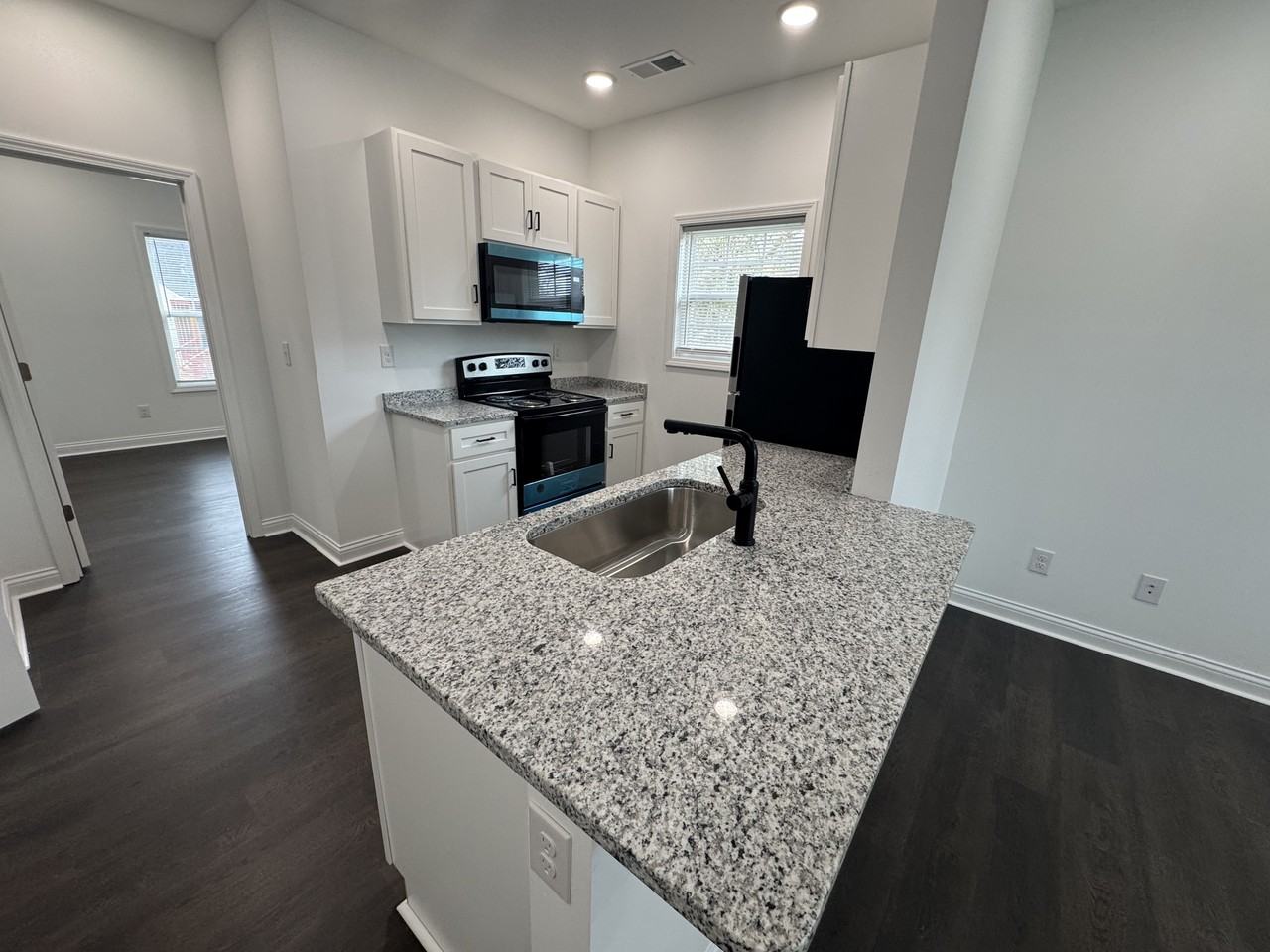 100 Grande Avenue - Photo 3 of 7