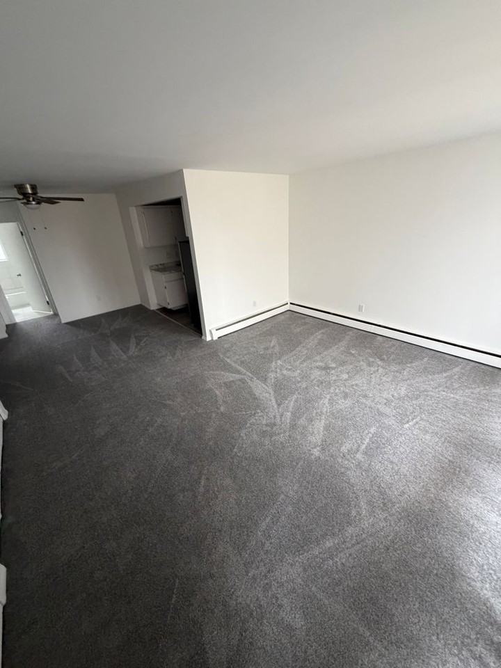 24801 Jefferson Ave - Photo 2 of 8