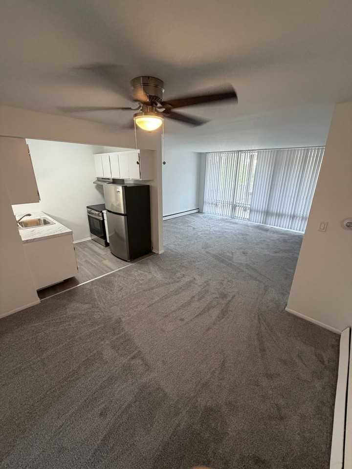 24801 Jefferson Ave - Photo 4 of 8